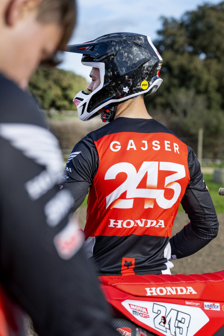 MotoGP racer, Aleix Espargaró, joins Team Mips and becomes the